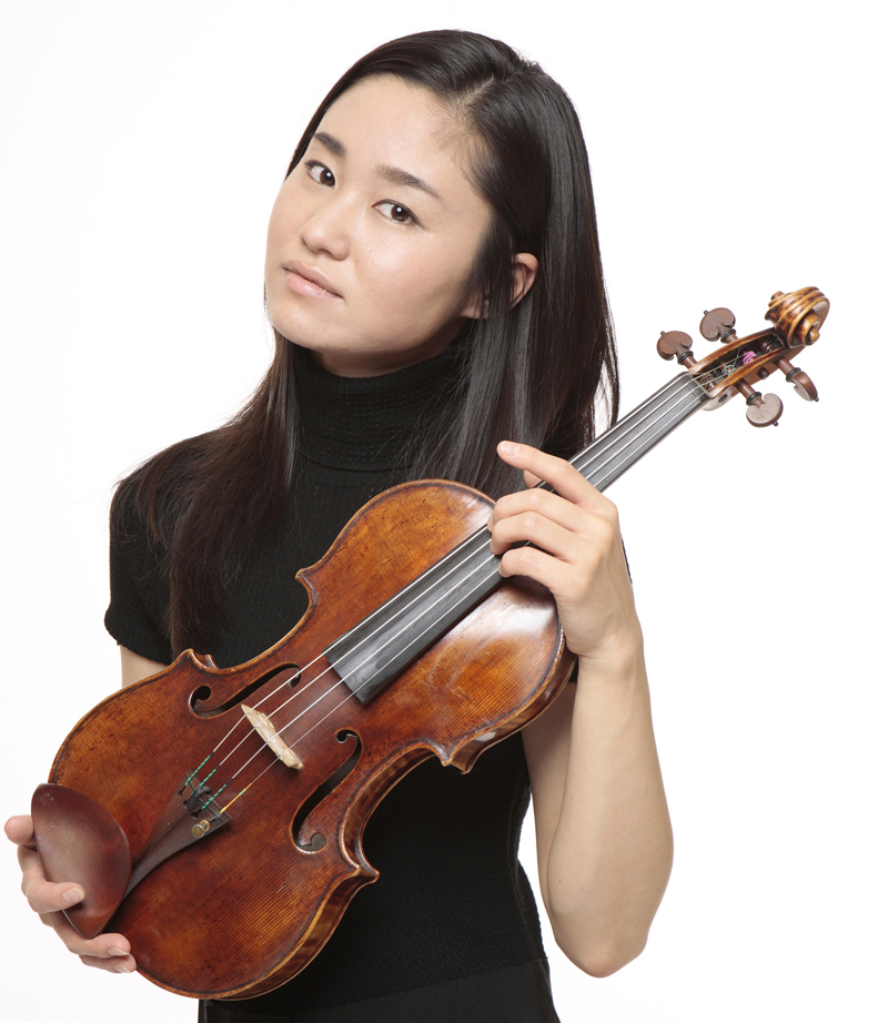 Sayaka Shoji with the 'Récamier' Stradivari. Photo: Kishin Shinoyama