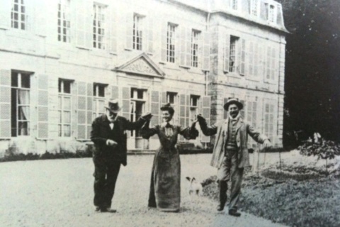 Jacques Fourchy (right) and his wife Hortense Valpinçon with Edgar Degas in c. 1900